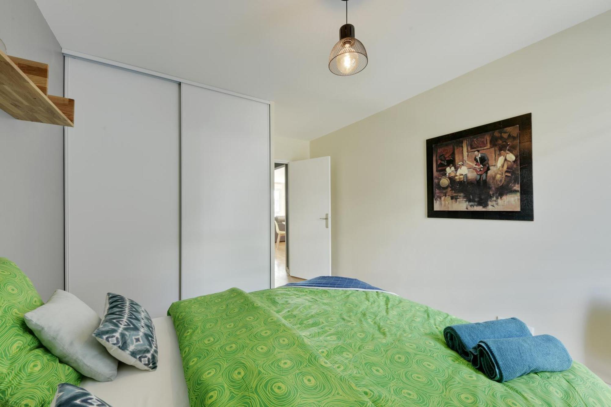 Chic Apartment With Superb View Of The Eiffel Tower Saint-Denis-en-Margeride Exterior foto