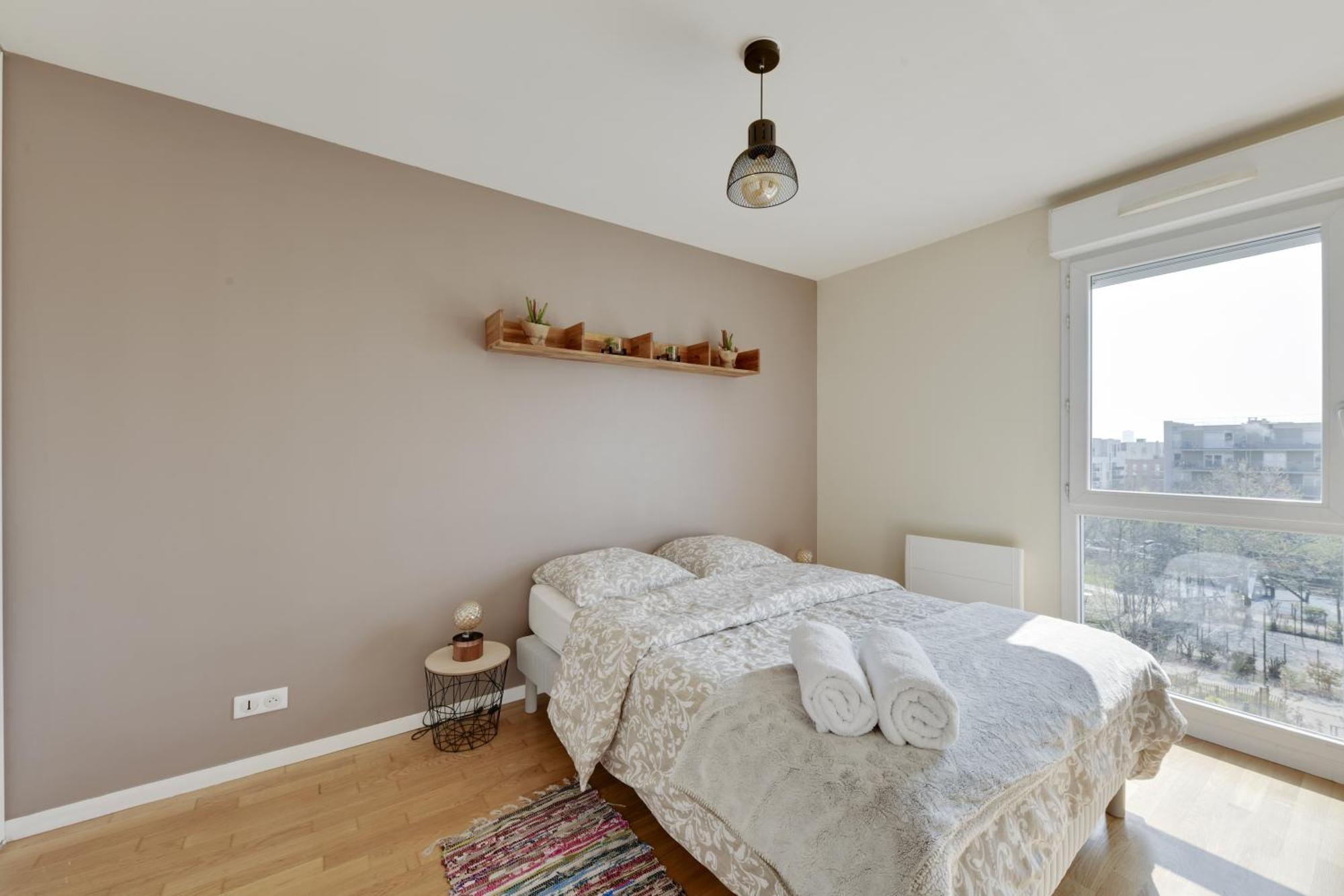 Chic Apartment With Superb View Of The Eiffel Tower Saint-Denis-en-Margeride Exterior foto